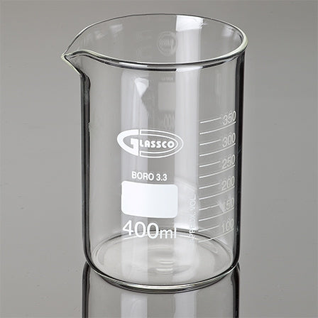 Beaker glass 600ml low form with graduation and spout